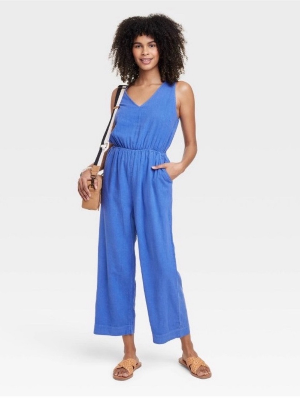 Universal Thread Sleeveless V-Neck Wide-Leg Jumpsuit in Blue size Large